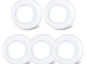 أضواء الحنفية الخفيفة STAR-SPANGLED Mini Night Touch Light LED Puck Lights المحمولة إضاءة الخزانة تعمل بالبطارية تعمل بالطاقة DIY عصا على الأضواء اللاسلكية للخزانة المطبخ أبيض بارد 5 عبوات