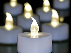 Candlium Tea Lights شموع تعمل بالبطارية ، مجموعة من 24 مصباح شاي LED عديمة اللهب 200+ ساعة من الشموع المزيفة الوامضة لأحلى يوم لتزيين المنزل لحفلات الزفاف (24 عبوة بيضاء دافئة)