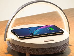 مصباح LED ليلي ، مصباح موسيقى EZVALO بجانب السرير مزود بشاحن لاسلكي ، مصباح 4 في 1 يعمل باللمس ، مكبر صوت بلوتوث محمول ، حامل هاتف ، مصباح شحن لاسلكي قابل للتعتيم ، هدايا أعياد الميلاد للنساء والرجال والأب والأم